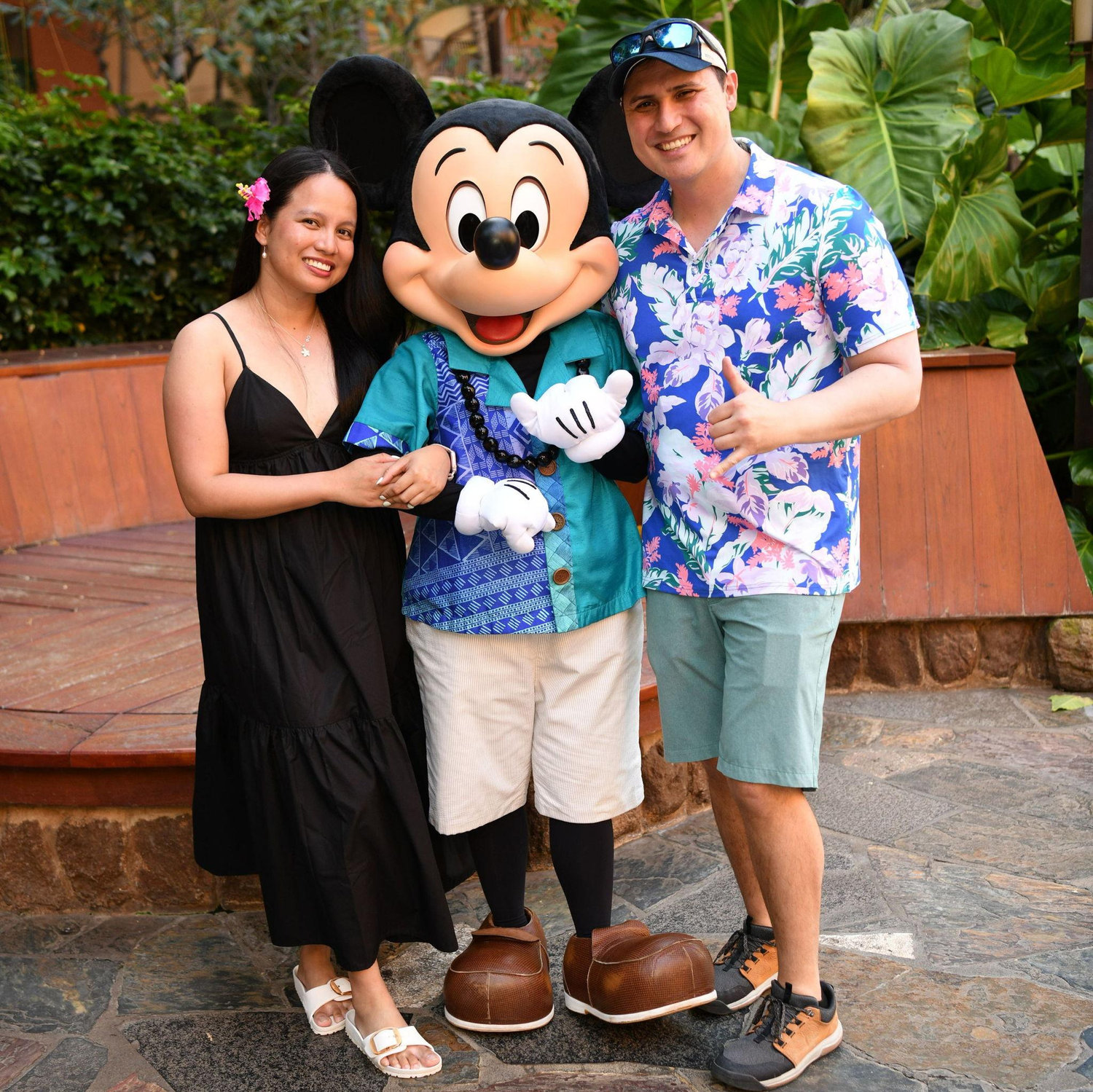 Meeting Hawaiian Mickey 🏝️🐭.