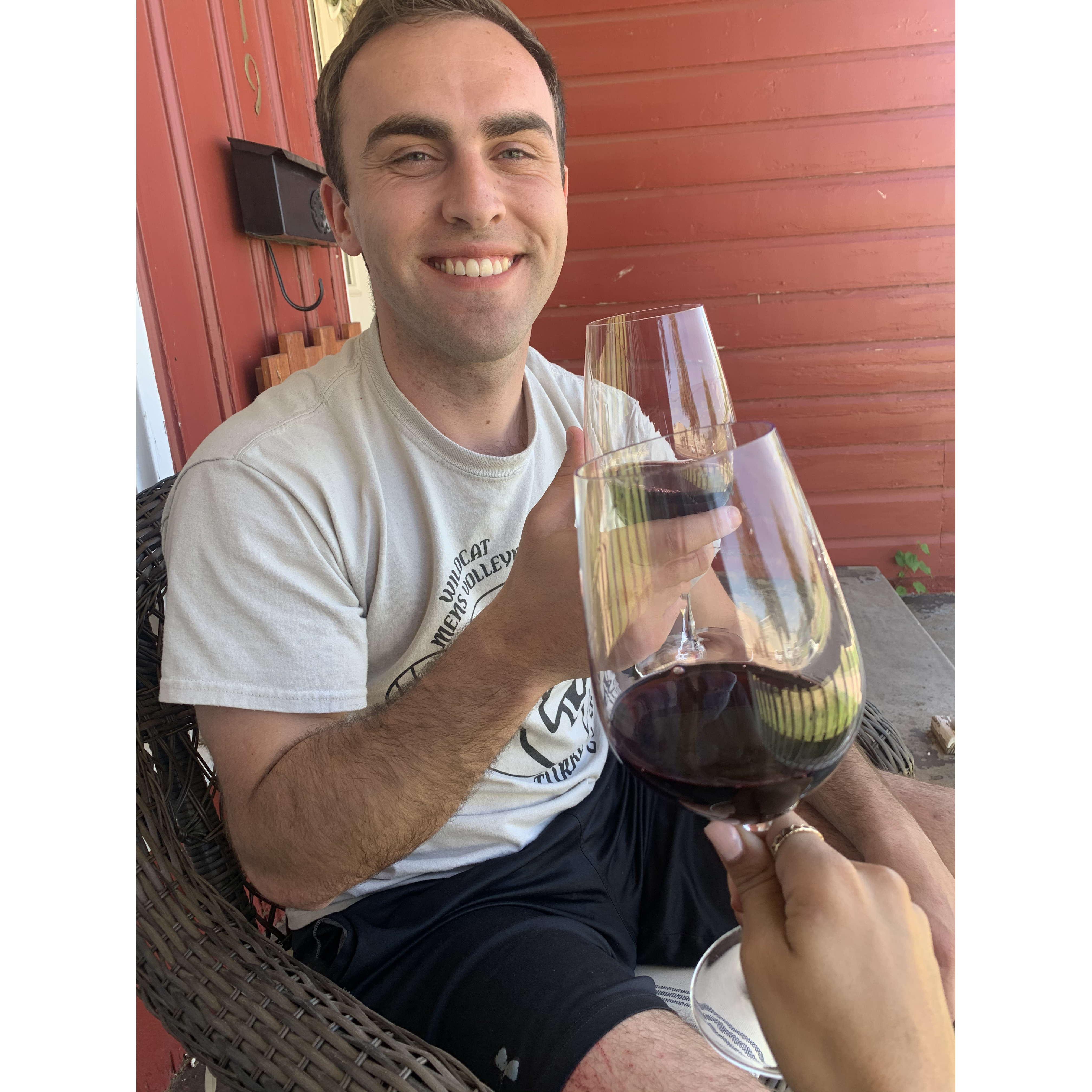 Day 2 of our first date... an "Adri Day" where we drank wine, ate venezuelan food, and played golf in a field. Michael asked me to be his gf right after this picture was taken! EEEEP!