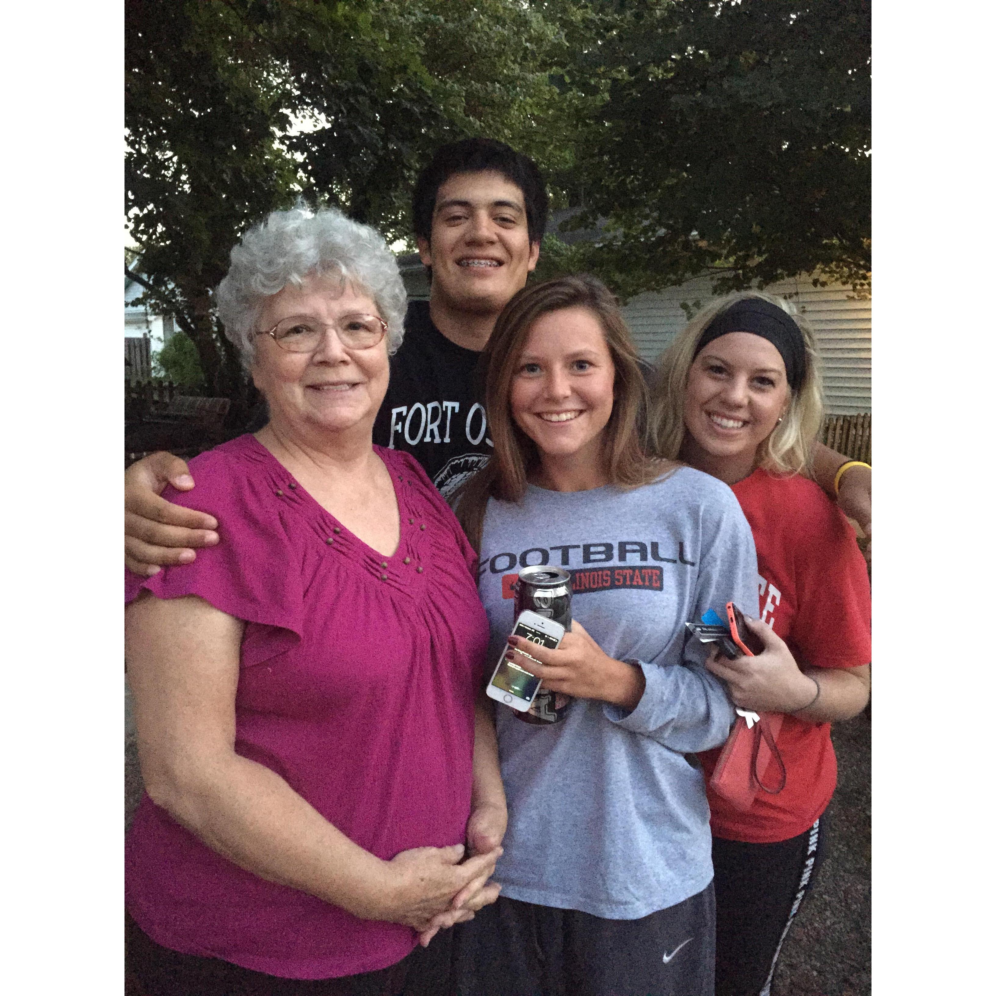 We love you Grandma Di!