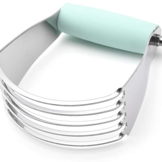 Spring Chef Dough Blender, Top Professional Pastry Cutter with Heavy Duty Stainless Steel Blades, Medium Size, Mint