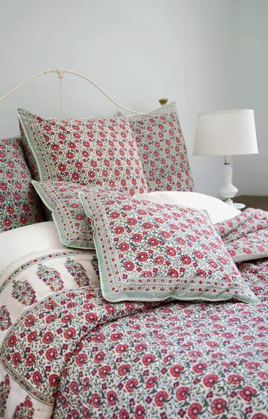 Quilt in Natural Cheer