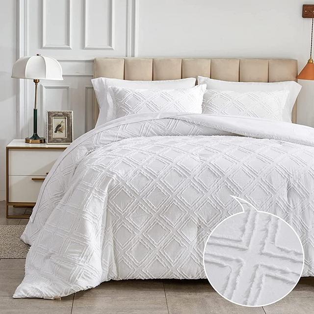 White Tufted Bed in a Bag 7 Pieces King Size, Soft and Embroidery Shabby Chic Boho Comforter Set, Luxury Solid Color Comforter with Diamond Pattern, Jacquard Tufts Bedding Set for All Season