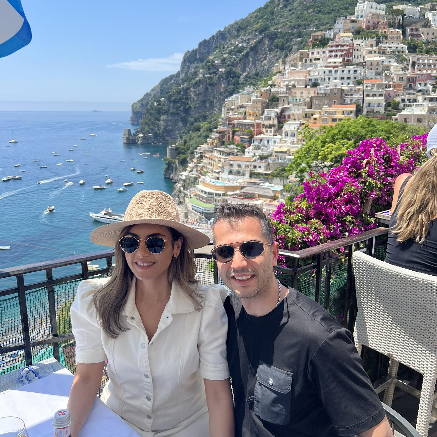 When Sara wore a white outfit every day during their trip to Almalfi coast, just in case Hesam decided to propose 🤣 -Summer 2023