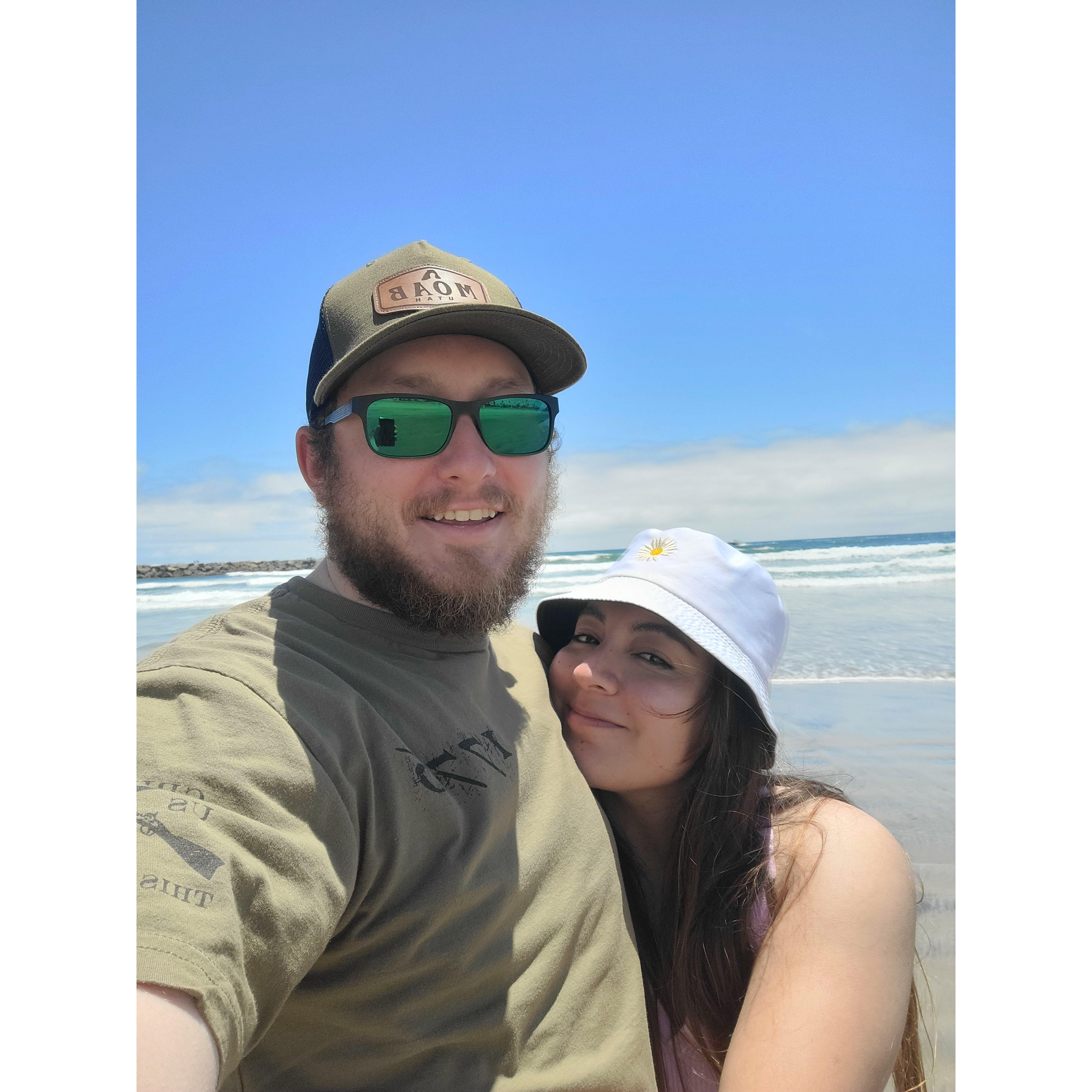 Beach trips are sweeeter together