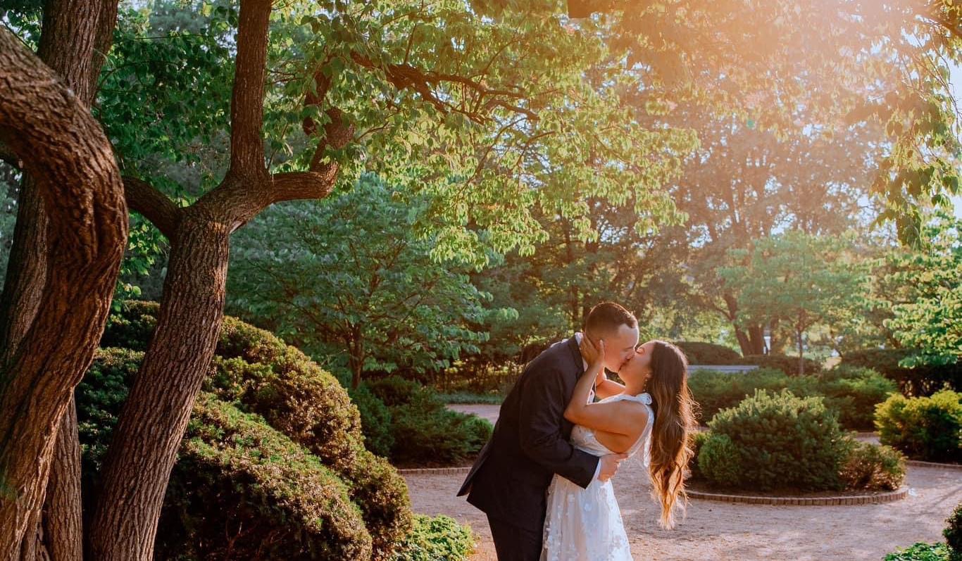 The Wedding Website of Zaralyn Dawn Samodal-Fernandez and Edward Moskos