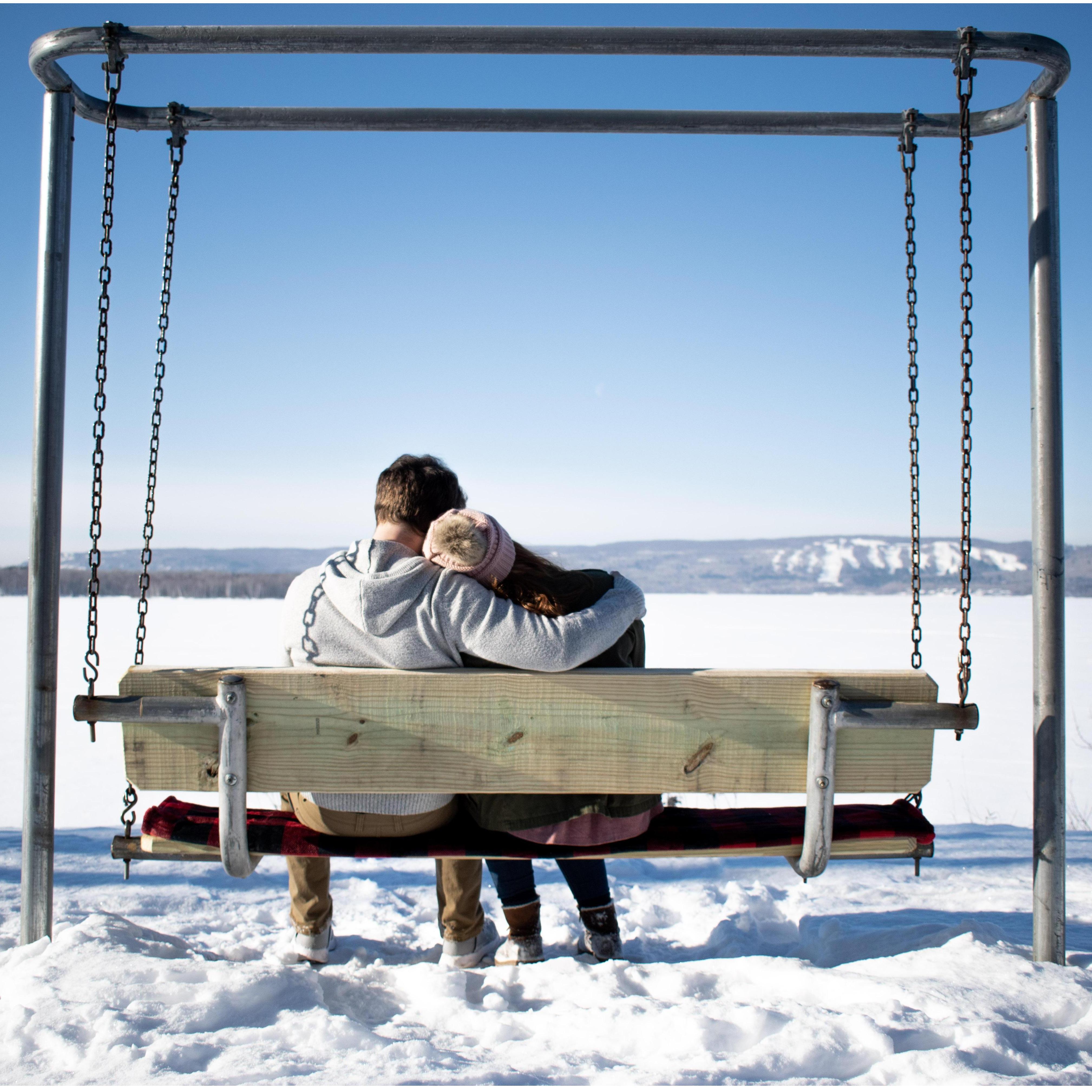 Engagement Photo in Billings Park. Photo by @hayleyjean.photography