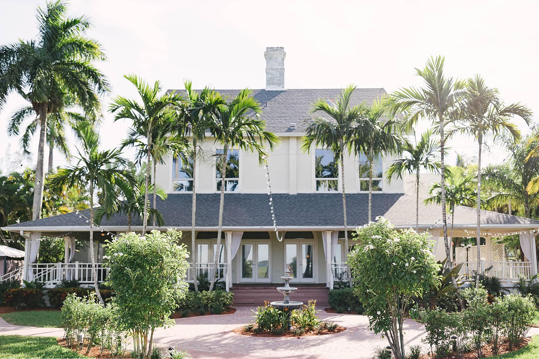 The Wedding Website of Starlisha Flores and William Saum