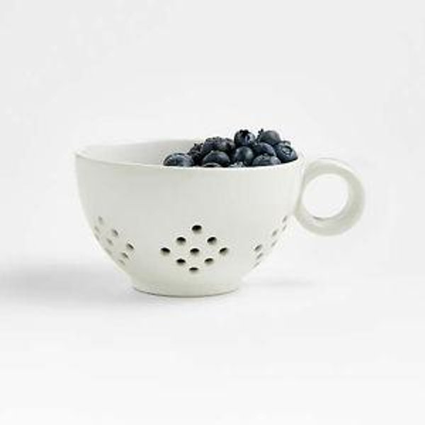 Berry Mug Colander Matte White