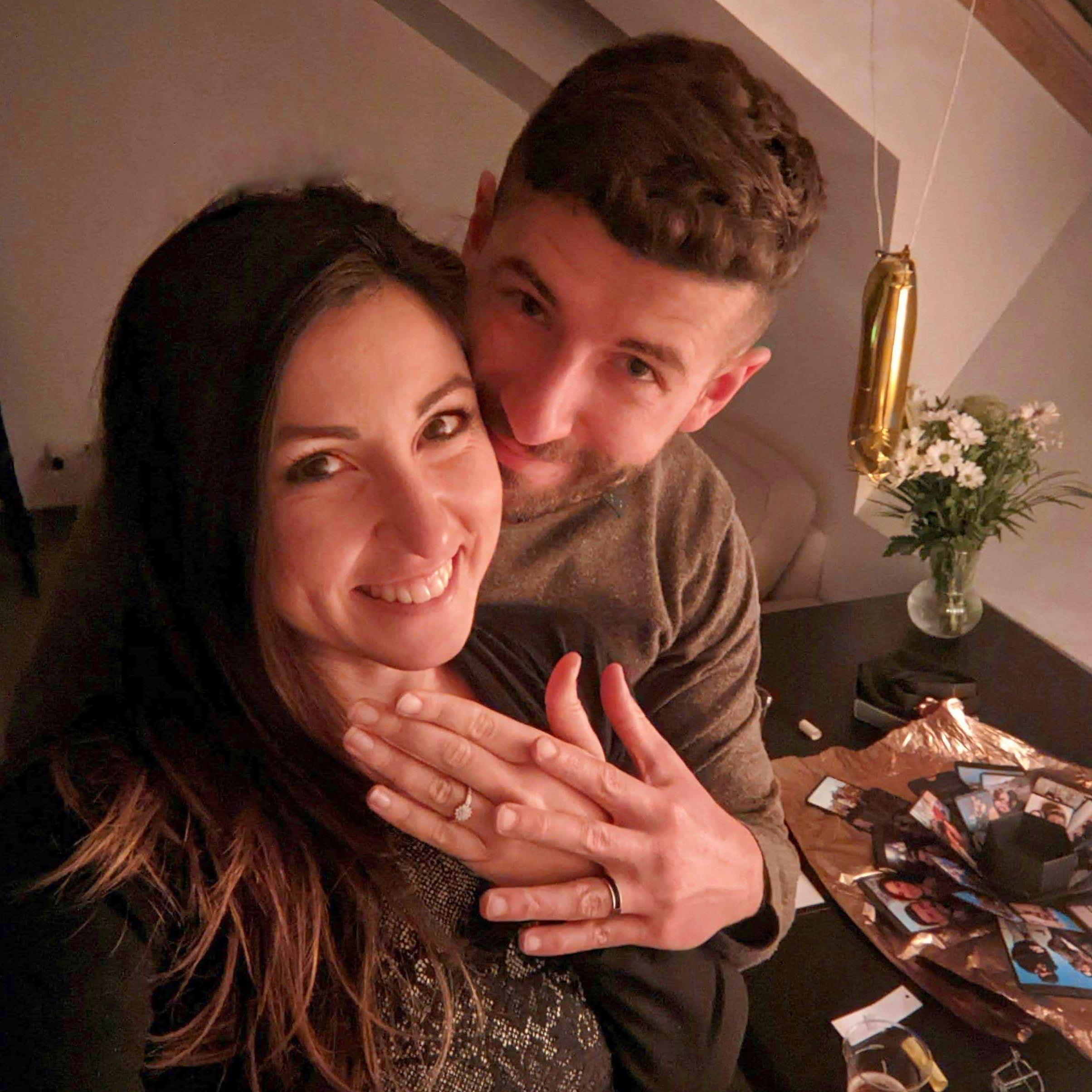 Proposta di Ilaria a Mauro, celebrando il primo anniversario