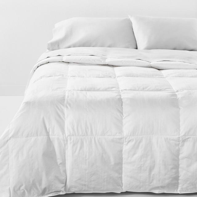 Full/Queen Ultra Weight Down Blend Comforter - Casaluna™