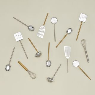 Simple Metal 7-Piece Kitchen Utensil Set