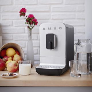 Aesthetic Fully-Automatic Coffee Machine