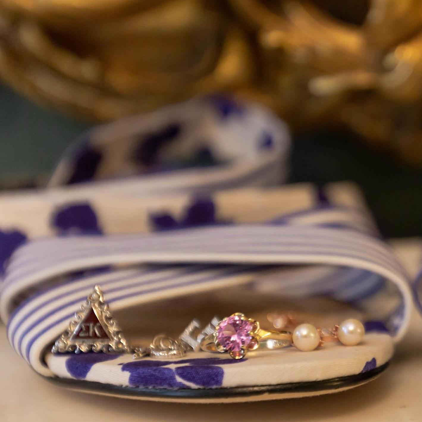 November 10, 2018
Something borrowed, something blue, something old, and something new.
805 Days
Kylene Ann Photography (a.k.a. the best photographers ever)