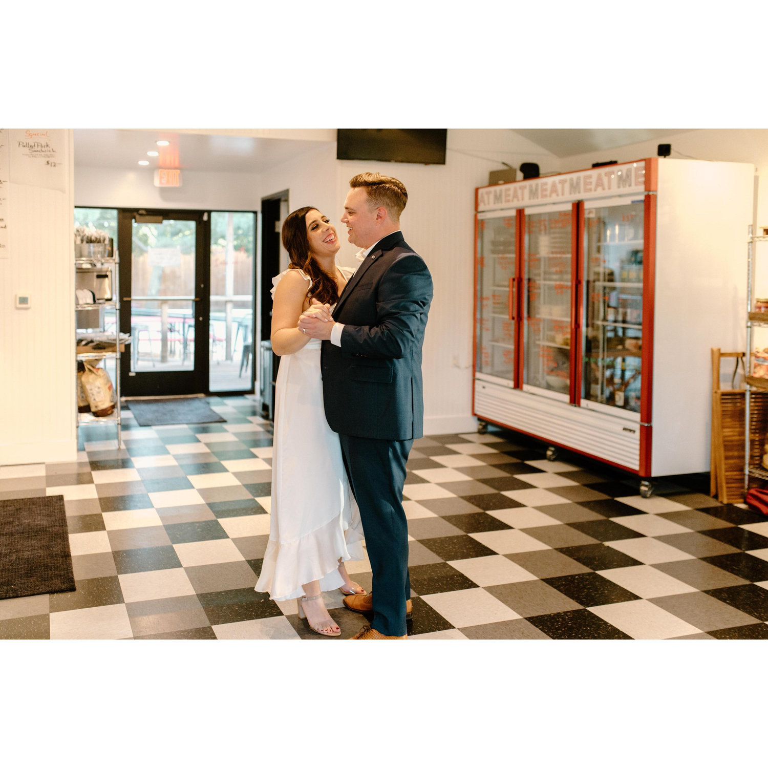 Still did a first dance by ourselves