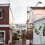 Brentwood Country Mart