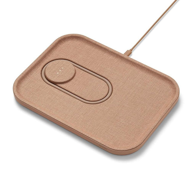 Courant MAG:3 Charger and Tray - Belgian Linen, Multi-Device Charger Compatible with MagSafe iPhones 15/14/13/12 or Wireless AirPod Cases (Camel)