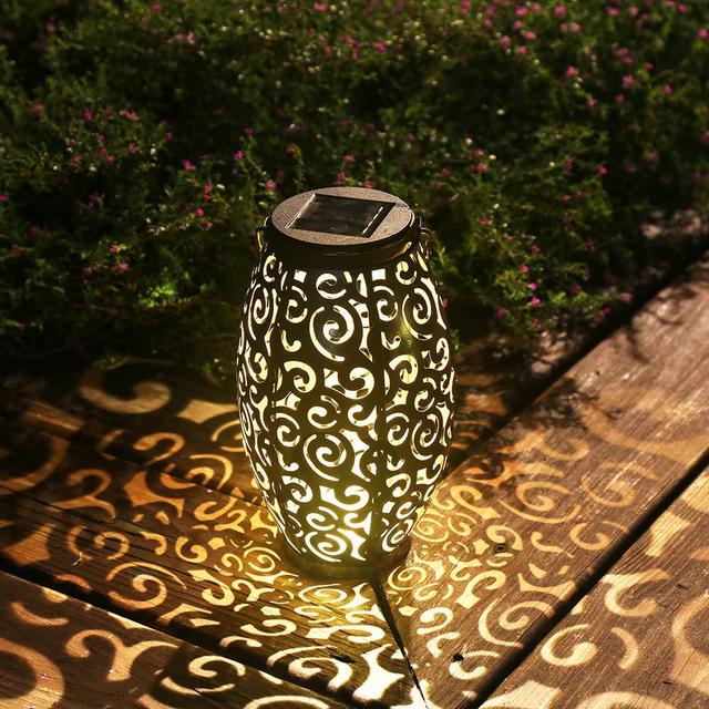 Solar Lights Outdoor Hanging Solar Lanterns Garden Outdoor Solar Lights with Handle Retro Metal Waterproof for Patio Yard Pathway Decorative (Bronze)