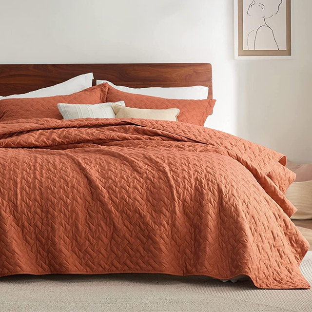 Bedsure King Size Quilt Set - Lightweight Summer Quilt King - Burnt Orange Bedspreads King Size- Bedding Coverlets for All Seasons (Includes 1 Quilt, 2 Shams)