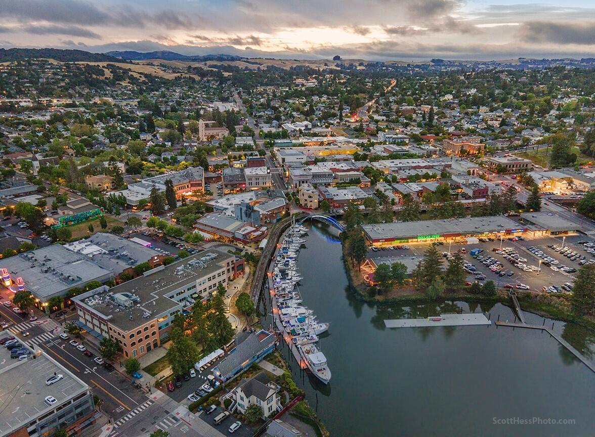 The Wedding Website of Hannah Velasquez and Lawrence Coleman