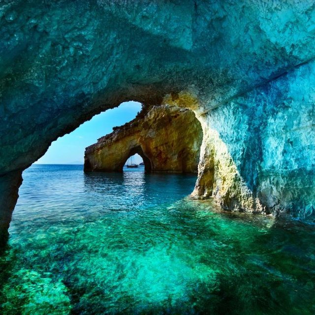 Private Boat Tour of Grotta Azzurra