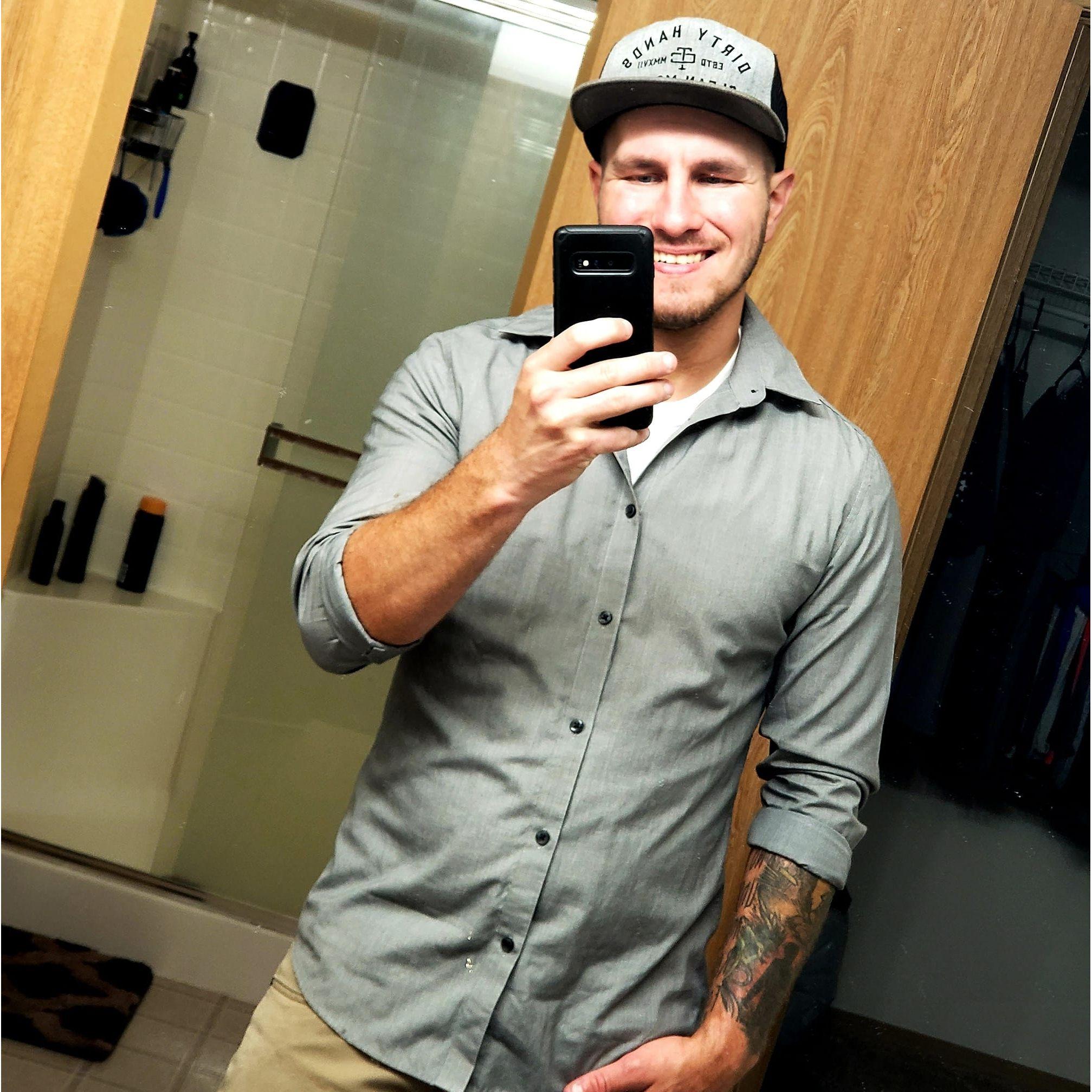 Tinder photo of Cody (This smile got Baylee)