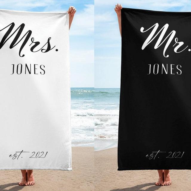 \ Mrs and Mr Beach Towels for Honeymoon