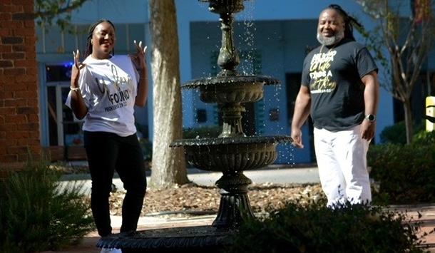 The Wedding Website of Kneleta Bert and John Powell