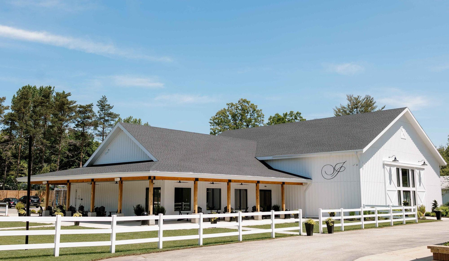 The Wedding Website of Destiney Davis and Alantis Goodwin