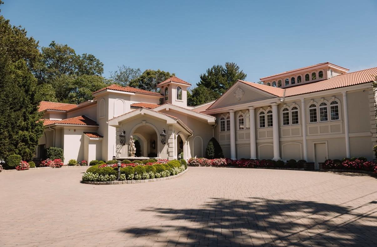 The Wedding Website of Jazmine Gutierrez and Amaral Joseph-Dullon