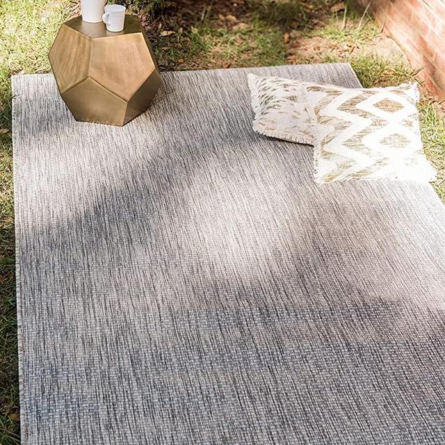Unique Loom Outdoor Solid Collection Casual Transitional Indoor and Outdoor Flatweave Light Gray Area Rug (5' 0 x 8' 0)