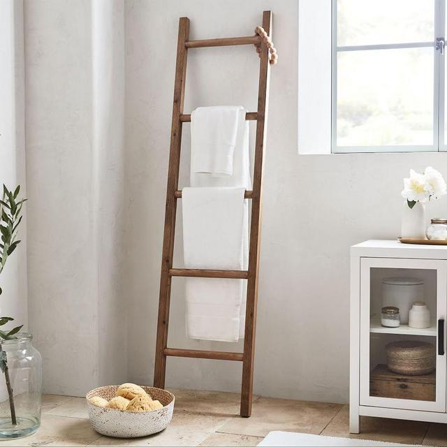 Rustic Bath Ladder, Tawney Pine