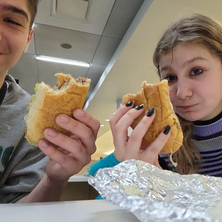 Guess who's got 4 thumbs and got a chopped cheese through TSA at JFK?