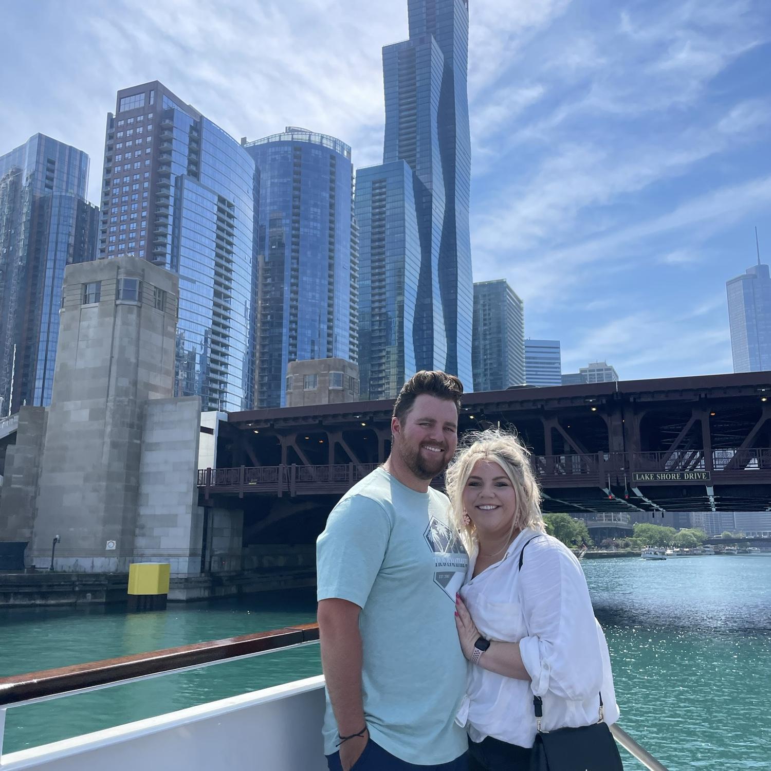 While touring their new midwest home, the couple stopped to do an architecture tour along the famed Chicago River and snapped this awesome pic!