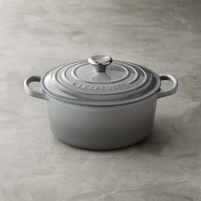 Le Creuset Signature Enameled Cast Iron Round Oven