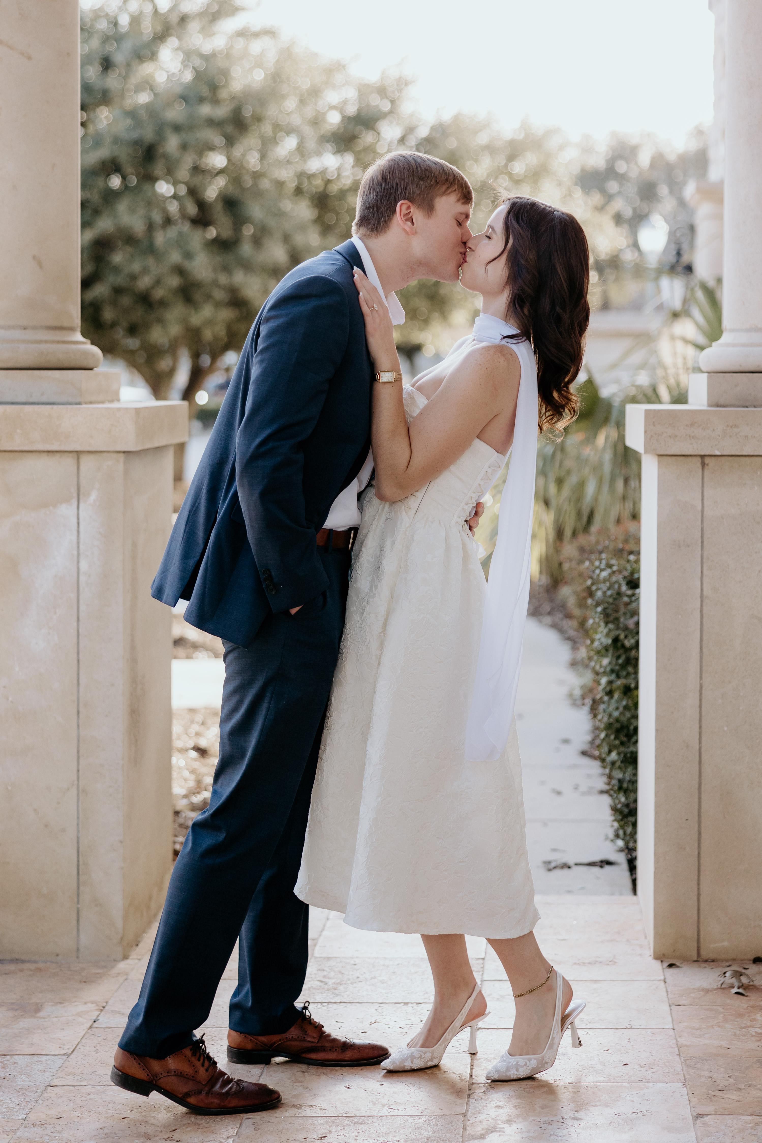 The Wedding Website of Isabelle Capua and Logan Barker