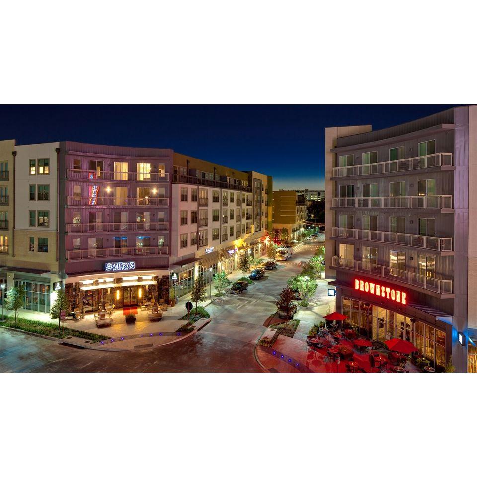Want to check out some local restaurants and bars? West 7th has a lot of great places to eat and drink!