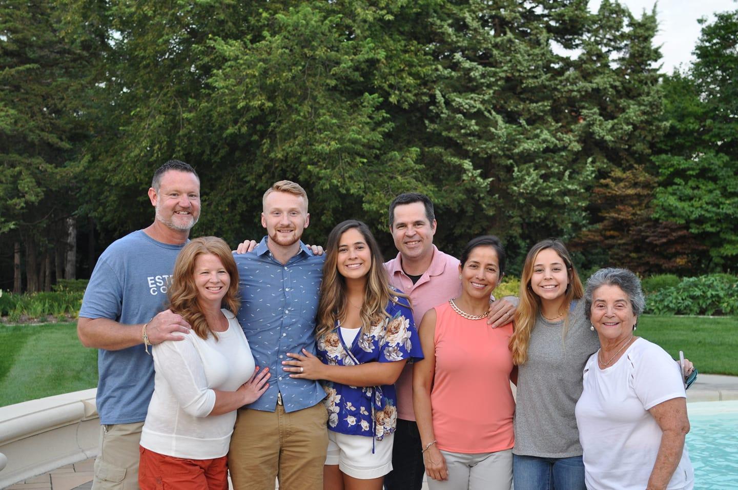 The Wedding Website of Makayla Villela and Tannor Kinder