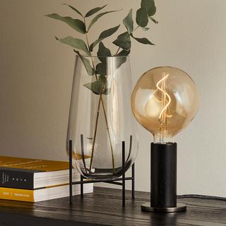 Knuckle Table Lamp with Voronoi I Bulb