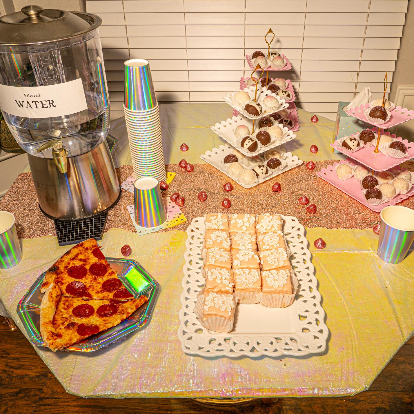 🍕🧁💎

Photography by Justin Belmondo