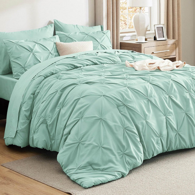Bedsure Bed in a Bag Comforter Set with Sheets, 7pcs Solid Diamond Pintuck All-Season Bedding, Soft Mint Green Queen Bedding Set, Gift for Family