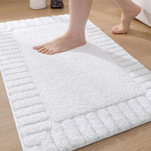 DEXI Bath Mat Bathroom Rugs Shower Bathmat Absorbent Washable Carpet Mats for Floor Non Slip 20"x32" White