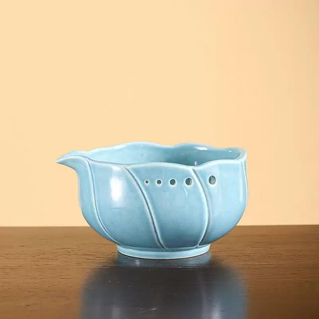 Handmade Pottery Herb Stripper Bowl with Garlic Grater Plate, Multi-functional Kitchen Tools, for Ginger, Garlic & Herbs, Suitable for Peeling Off The Leafy of Cilantro, Rosemary et (Cyan)