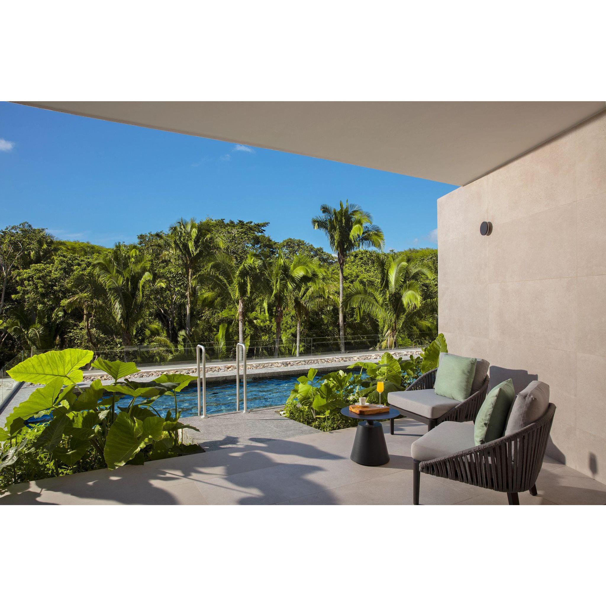 Junior Suite Tropical Swim Out terrace