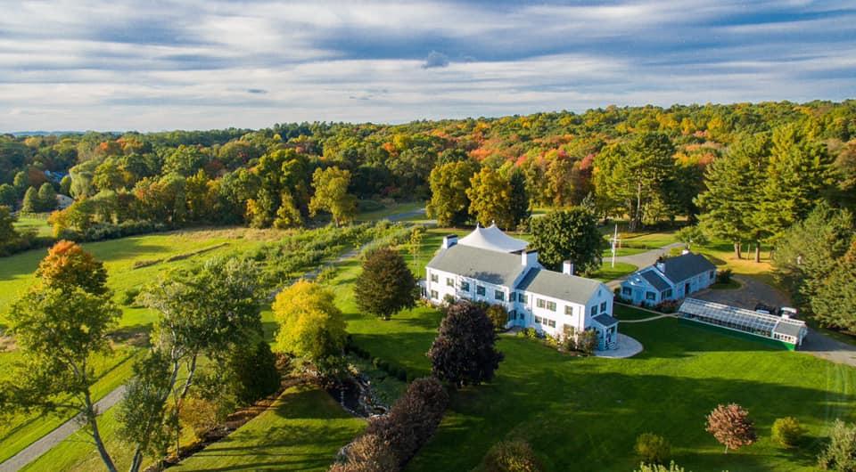 The Wedding Website of Devon Burgoyne and Tyler Milton