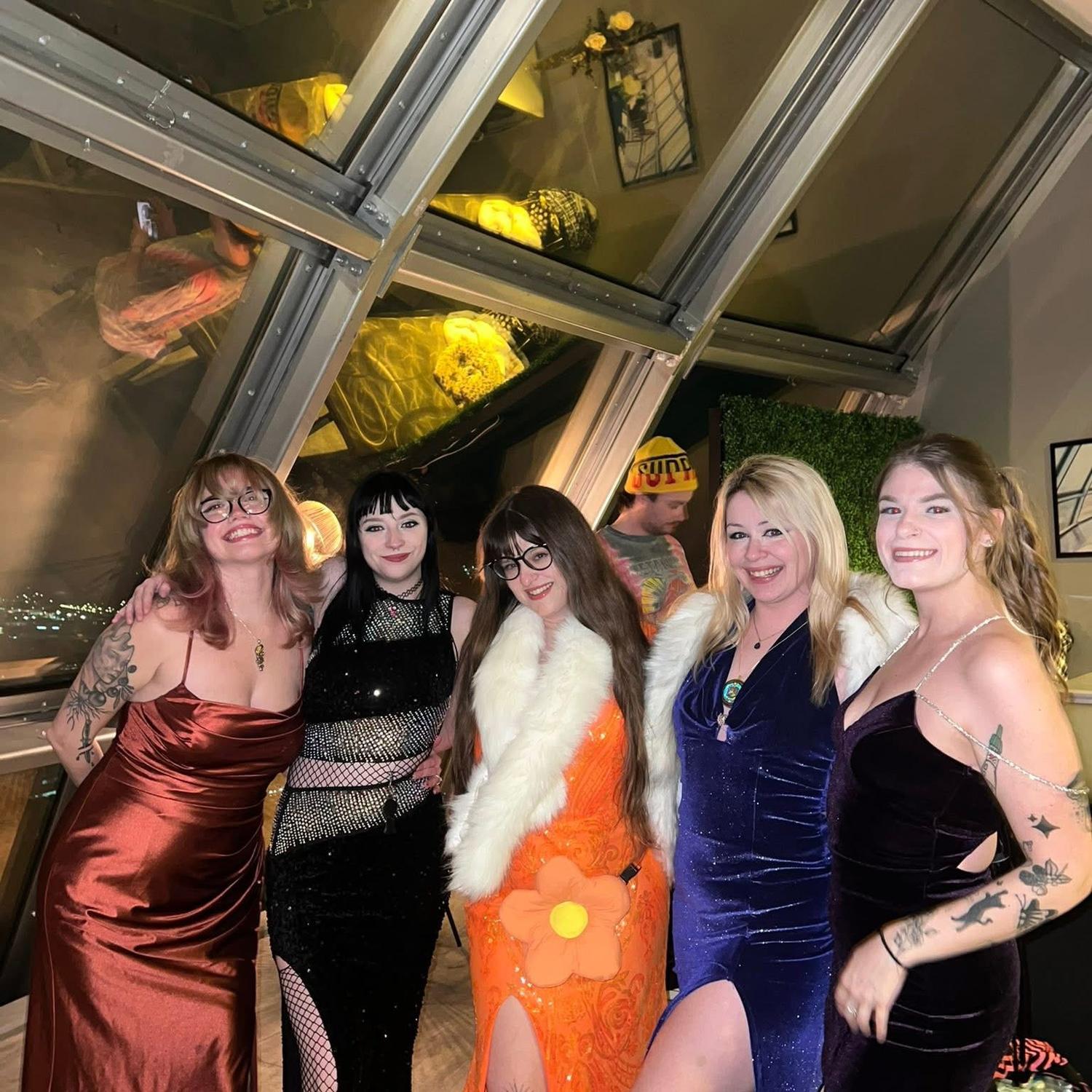 Channel 865’s 1 year anniversary at The Sunsphere in Knoxville, Tennessee. 
Pictured left to right: Ciearra, Halie, Abby, Neely, and Meg!! 🎉🍾