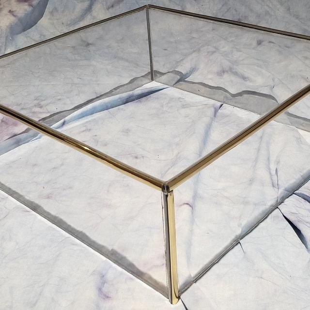 Acrylic Cake stand - Riser : 5 sided, open...