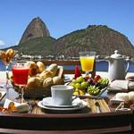 Café da Manhã Especial com muito Pão de Queijo