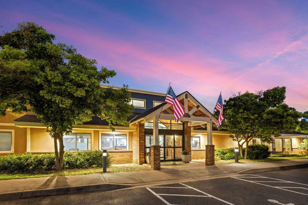 The Wedding Website of Noah Miller and Emily Stephens