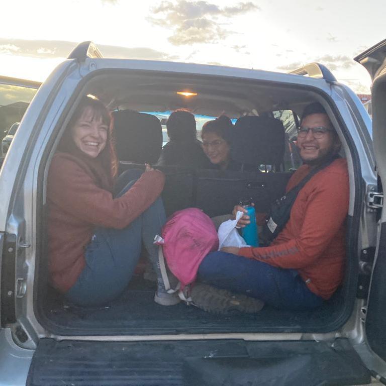 Kidnapped by dear friends in Quito, taken to eat Raquel's favorite dish... | Secuestrado por queridos amigos en Quito, llevado a comer el plato favorito de Raquel...