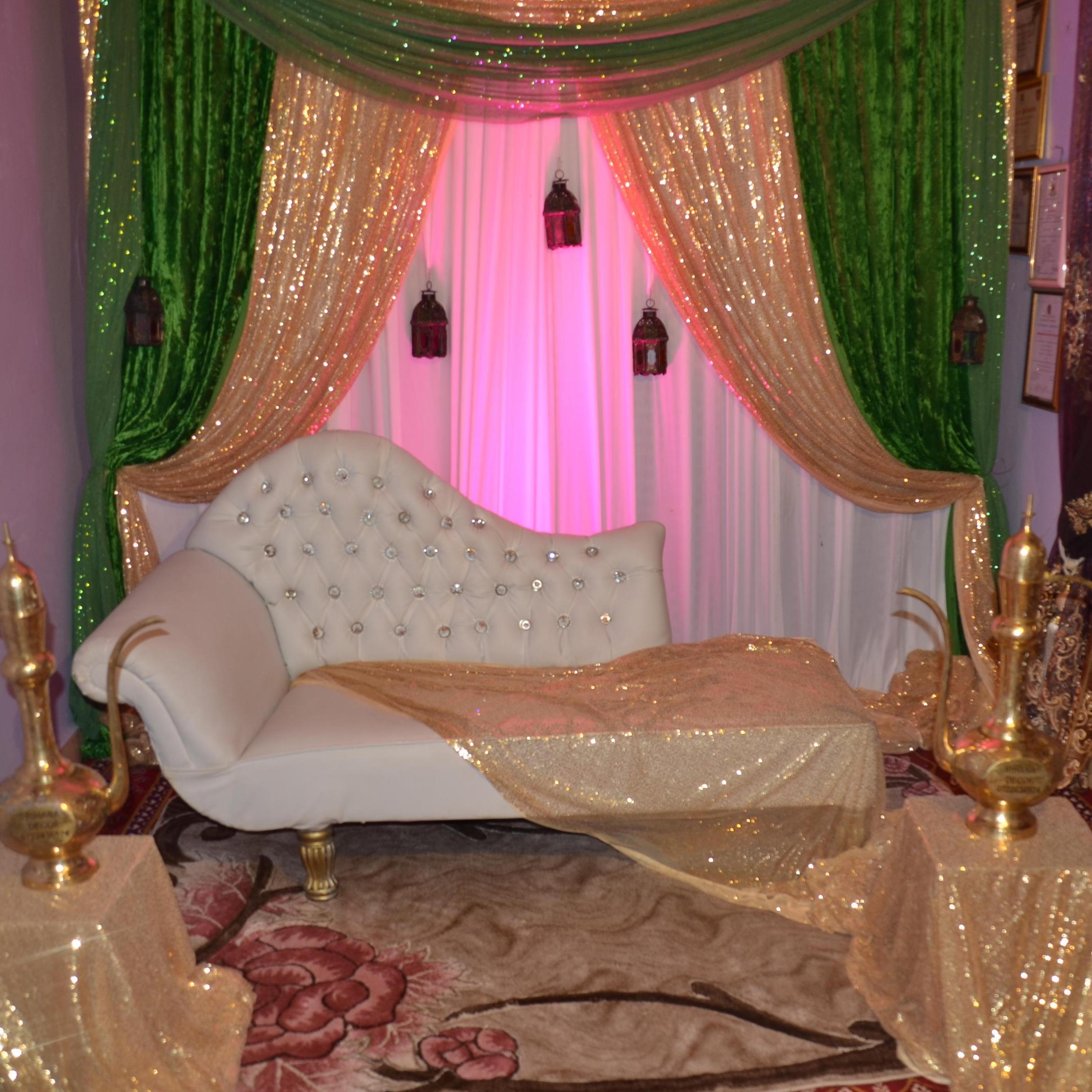 Decoration of the house in Kongowea in preparation for kutoa mkono, after the nikah.